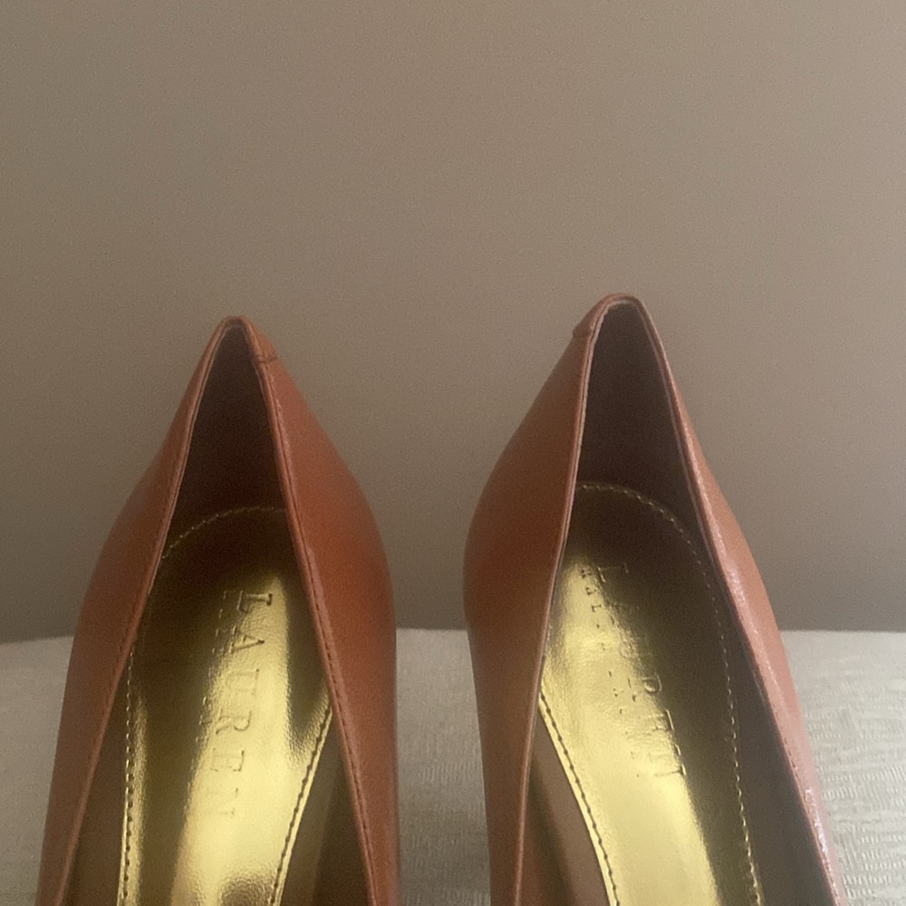 Shoes - Picture 4 of 6